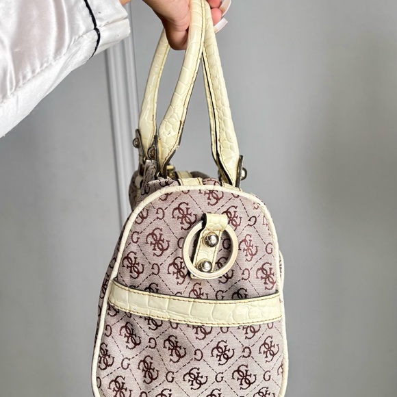 Vintage Guess Cream Monogram Handbag - Picture 2 of 7